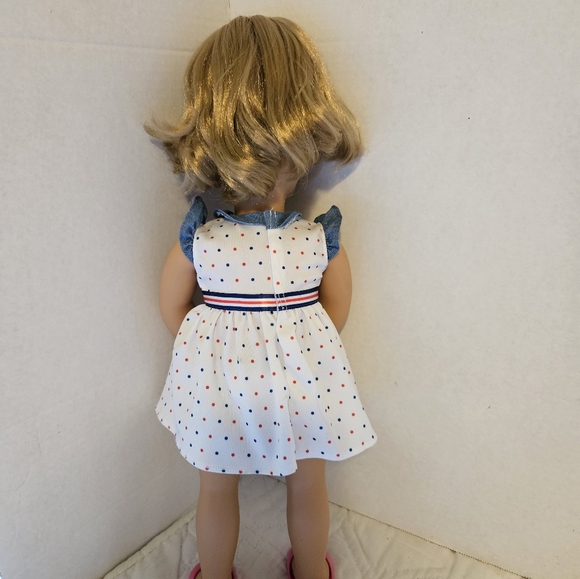 2023 OUR GENERATION 18"DOLL WITH 4PC OUTFIT INCLUDED - Picture 2 of 8